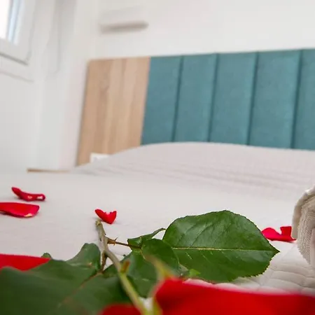 Mythos Апартаменты *