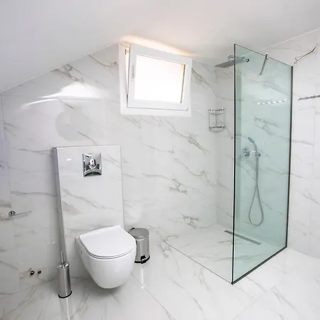 Mythos Apartment Potos