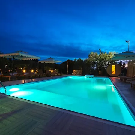 Mythos Апартаменты Потос